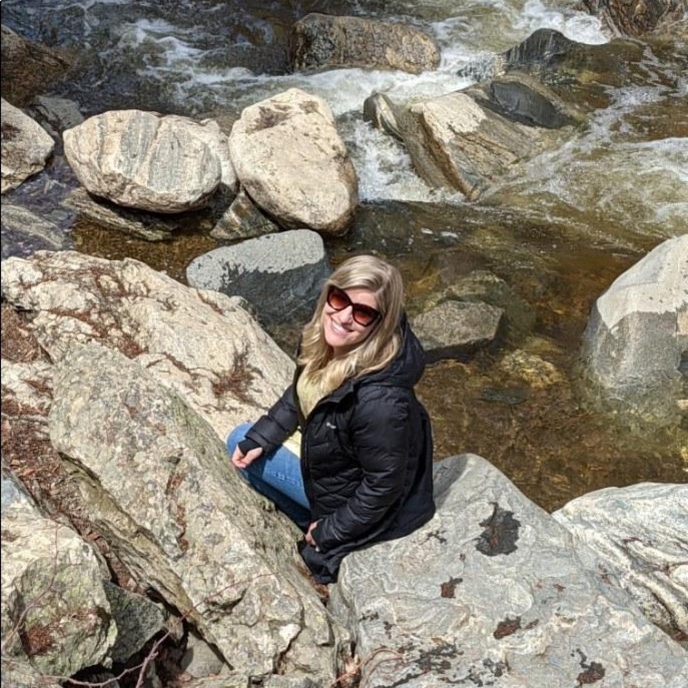 Meet your Posher, Cassi